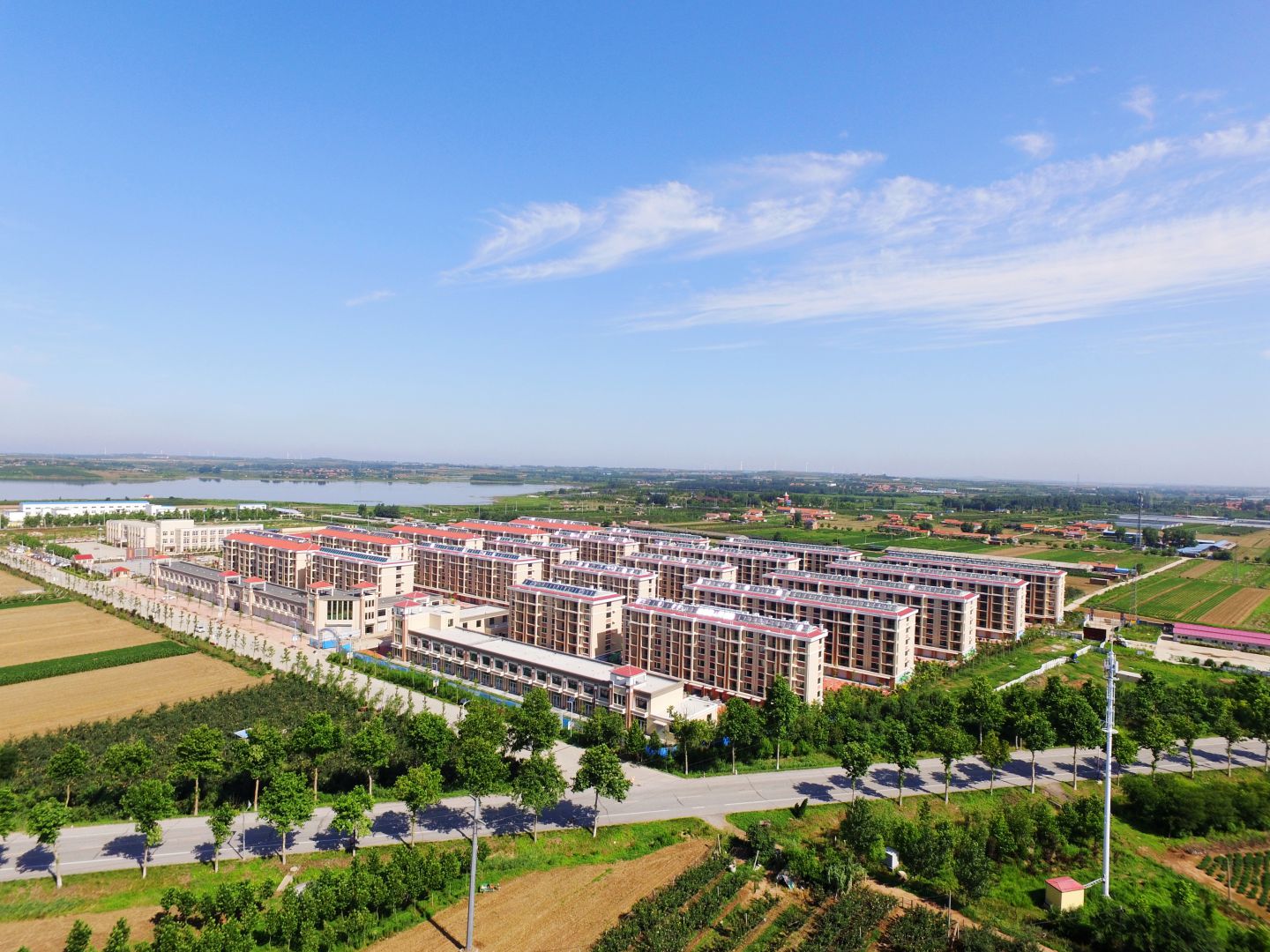青岛万搏手机登录中心-万搏（中国）集团莱西平度公司河头店镇龙泉湖社区项目实景图01_compressed
